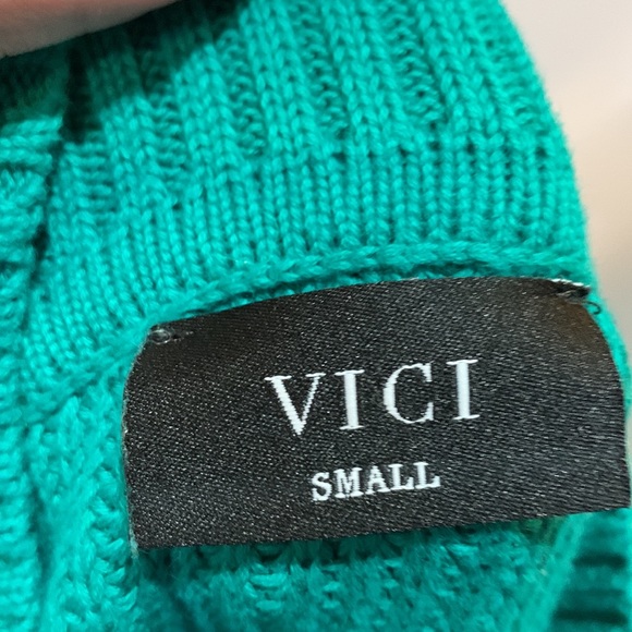 Vici MATTERHORN KNIT SWEATER size small - Picture 8 of 8